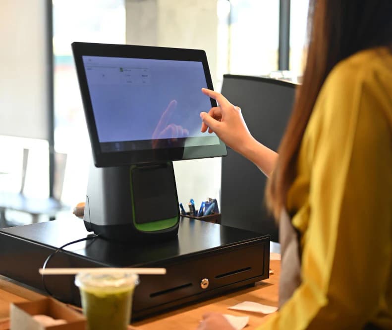 Merchant using an online payment terminal